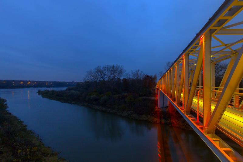 Illuminazione Ponte Zeran a Varsavia, Polonia 4
